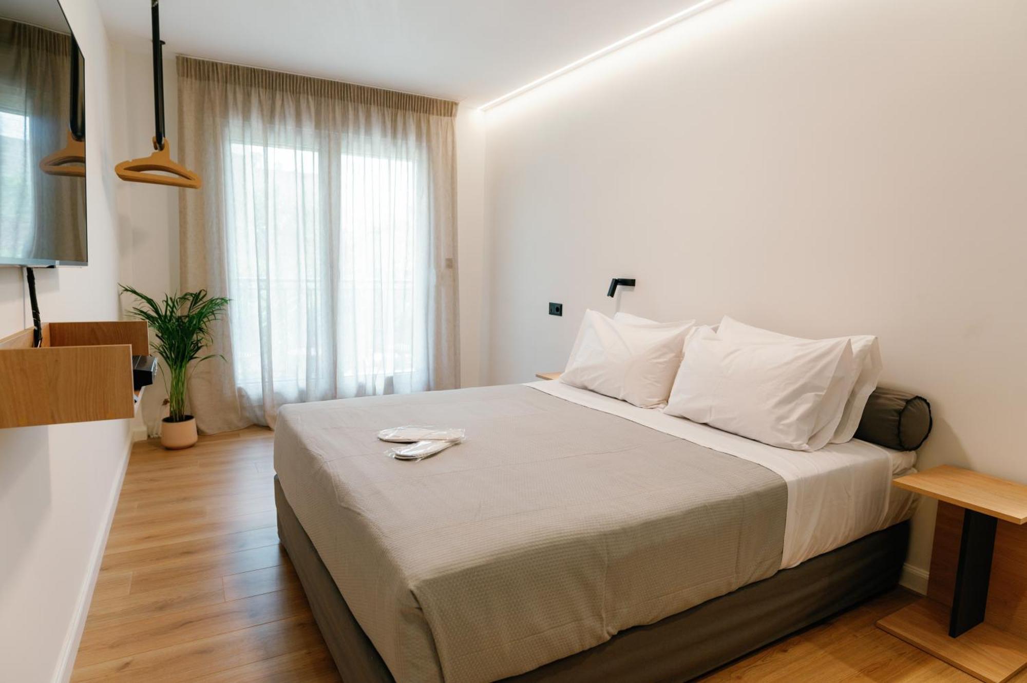 31 Doors Alexandroupolis